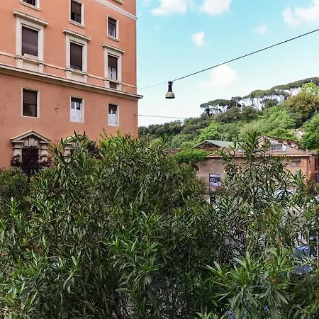 Flaminia71 Apartmán *
